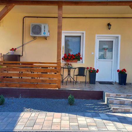 Oazis Apartman Sárospatak Екстериор снимка