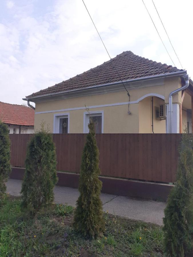 Oazis Apartman Sárospatak Екстериор снимка
