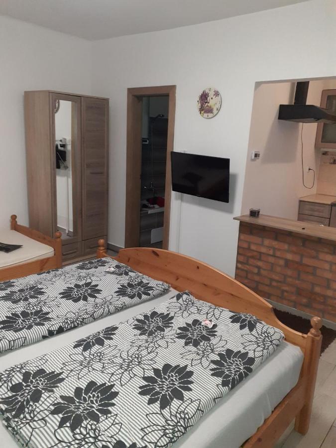 Oazis Apartman Sárospatak Екстериор снимка