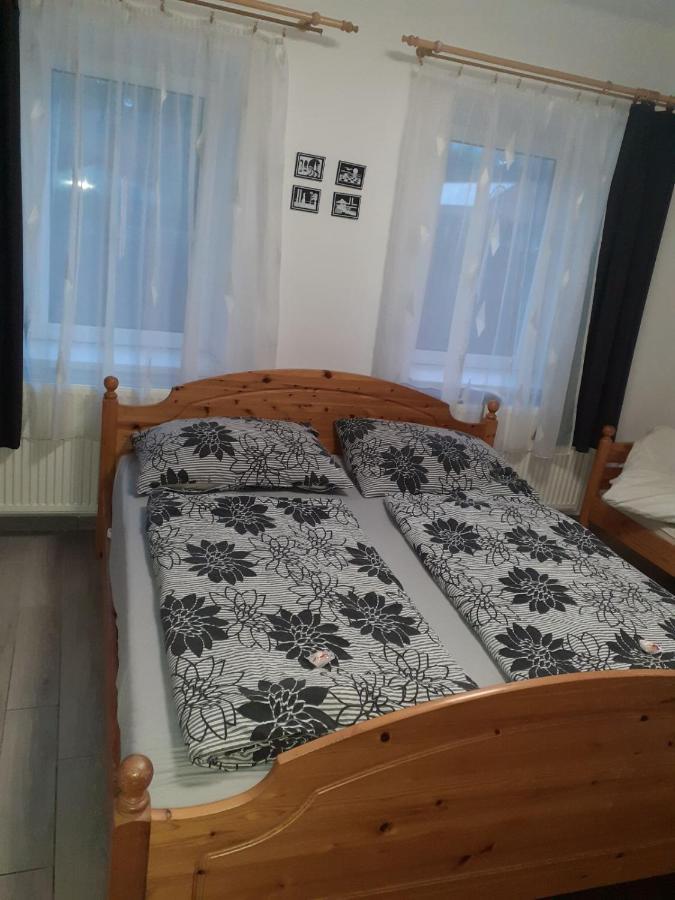 Oazis Apartman Sárospatak Екстериор снимка