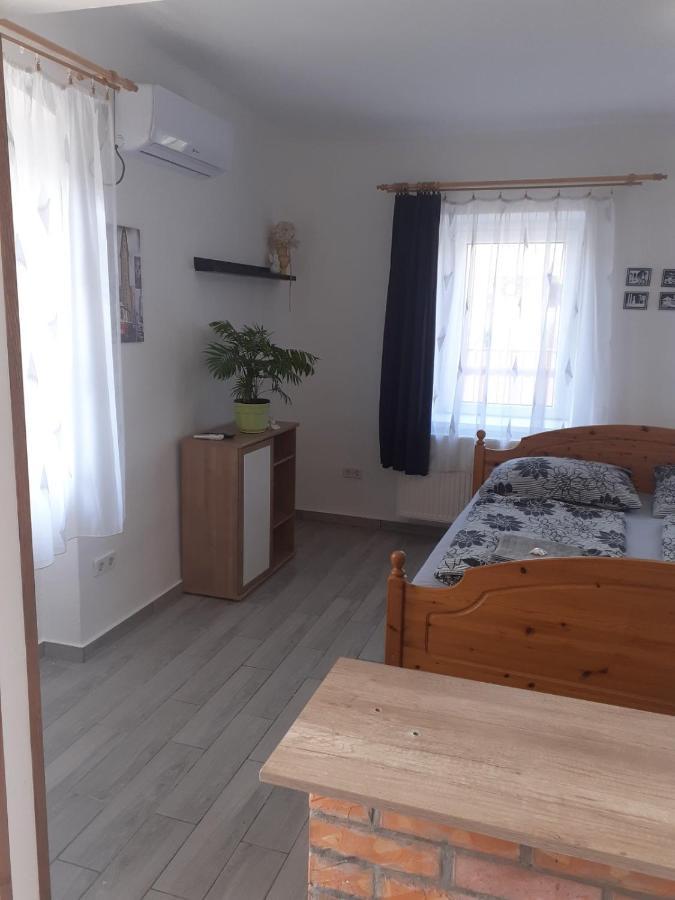 Oazis Apartman Sárospatak Екстериор снимка