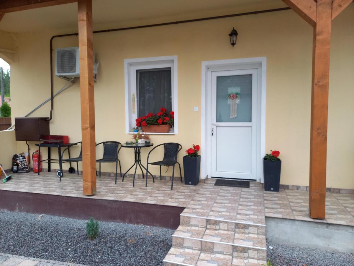 Oazis Apartman Sárospatak Екстериор снимка