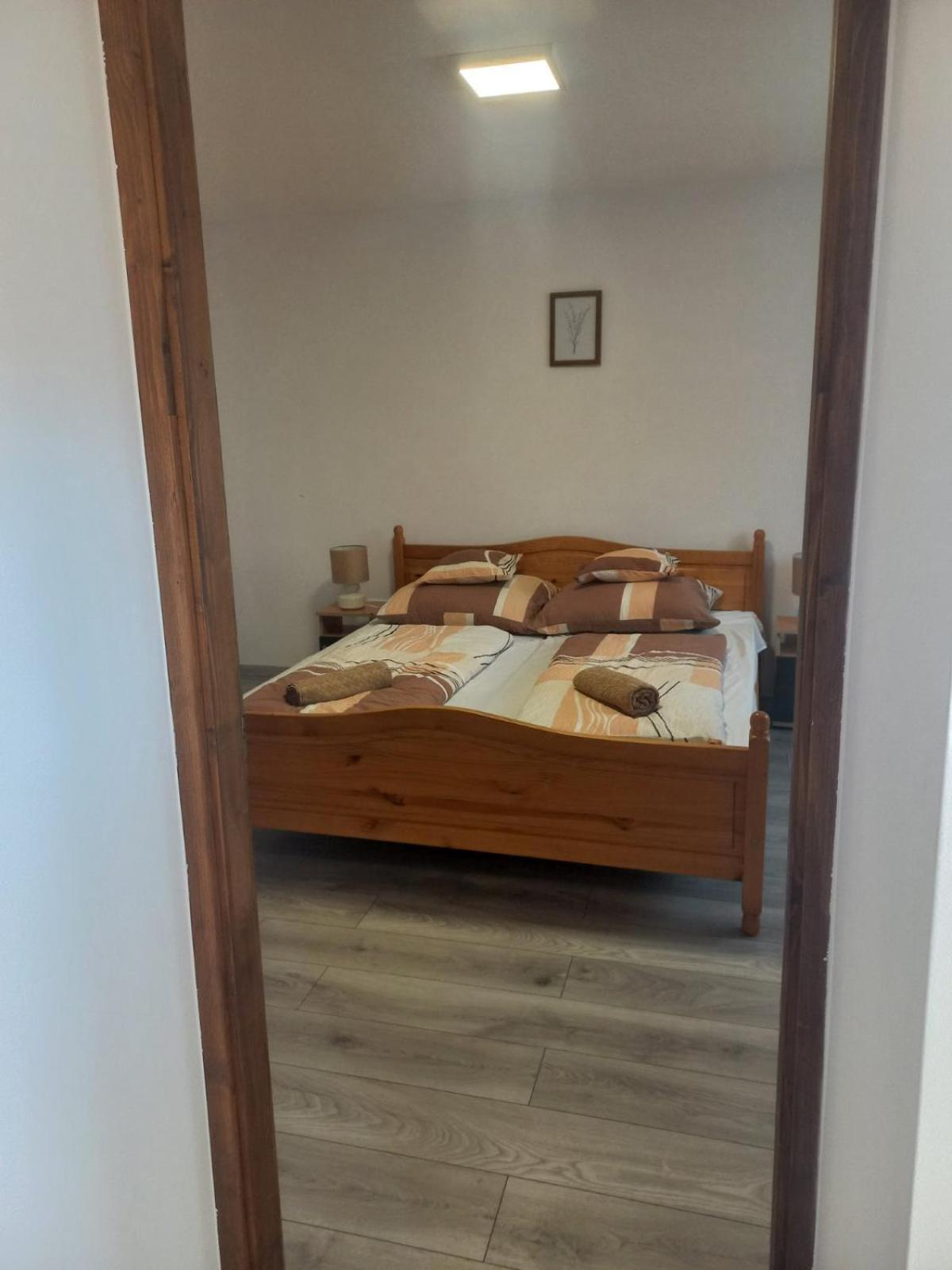Oazis Apartman Sárospatak Екстериор снимка