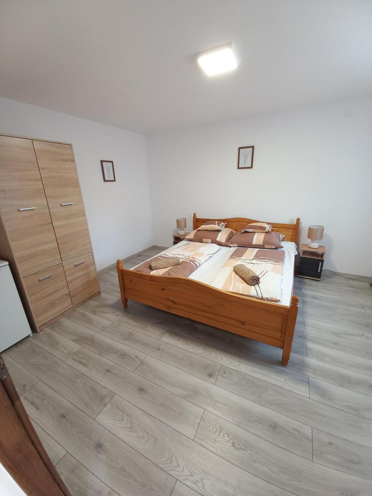 Oazis Apartman Sárospatak Екстериор снимка